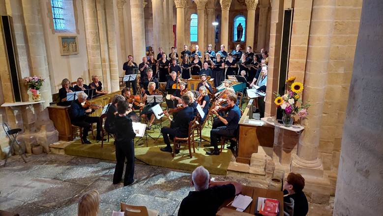 Une image contenant habits, personne, femme, hall

Le contenu gnr par lIA peut tre incorrect.