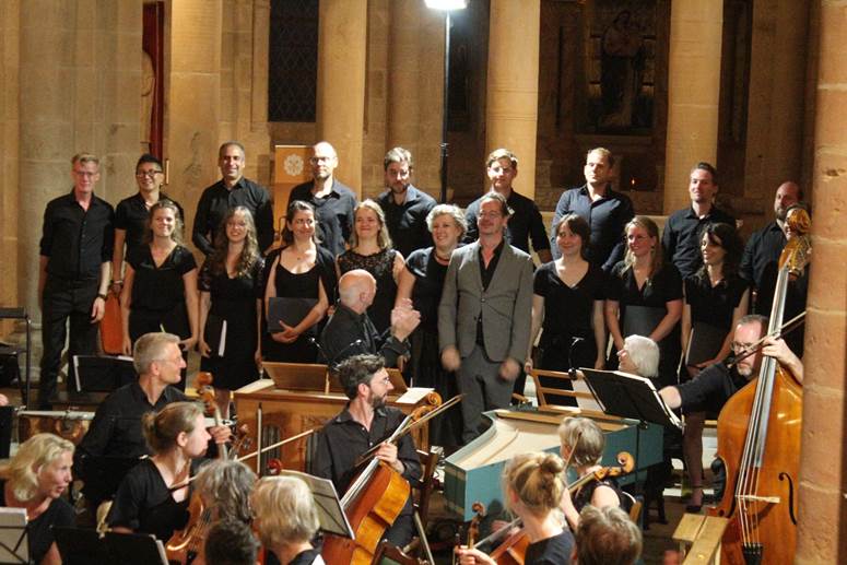 Une image contenant personne, habits, musique classique, orchestre

Le contenu gnr par lIA peut tre incorrect.