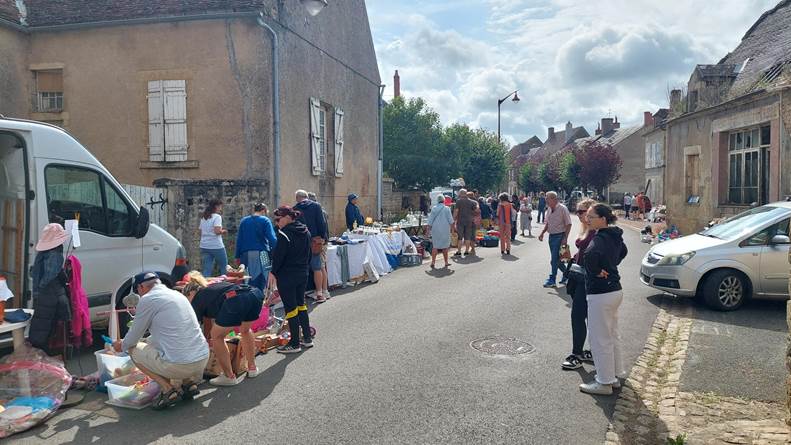 Une image contenant plein air, ciel, chaussures, voiture

Le contenu gnr par lIA peut tre incorrect.