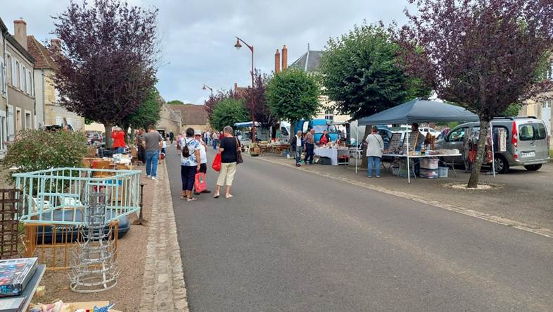 Une image contenant plein air, ciel, arbre, route

Le contenu gnr par lIA peut tre incorrect.
