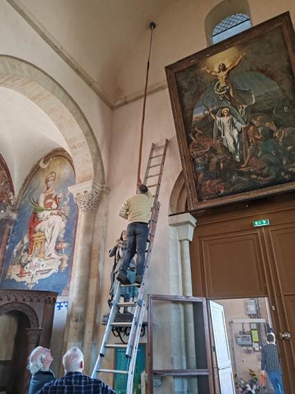 Une image contenant peinture, art, glise, intrieur

Le contenu gnr par lIA peut tre incorrect.