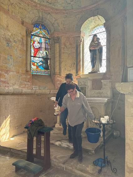 Une image contenant habits, personne, homme, chaussures

Le contenu gnr par lIA peut tre incorrect.