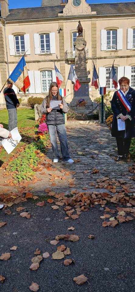 Une image contenant plein air, habits, chaussures, b�timent

Le contenu g�n�r� par l�IA peut �tre incorrect.