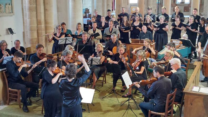 Une image contenant habits, personne, groupe, musique classique

Le contenu g�n�r� par l�IA peut �tre incorrect.