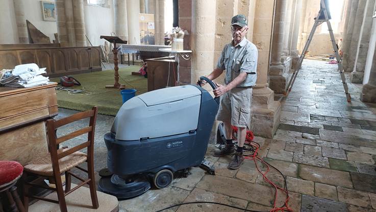 Une image contenant chaise, meubles, maison, Poubelle

Le contenu g�n�r� par l�IA peut �tre incorrect.