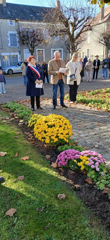 Une image contenant plein air, arbre, funrailles, habits

Le contenu gnr par lIA peut tre incorrect.