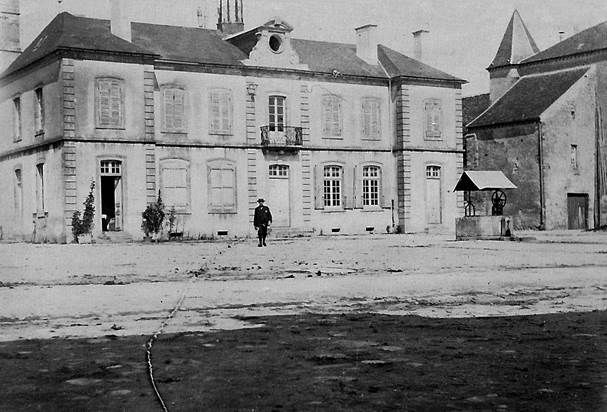 Une image contenant plein air, btiment, maison, ciel

Description gnre automatiquement