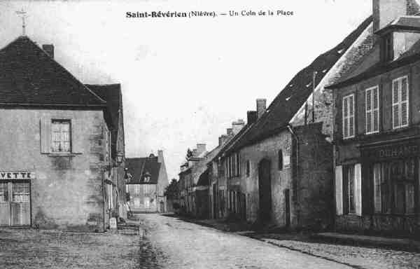 St Rvrien Un coin de la Place